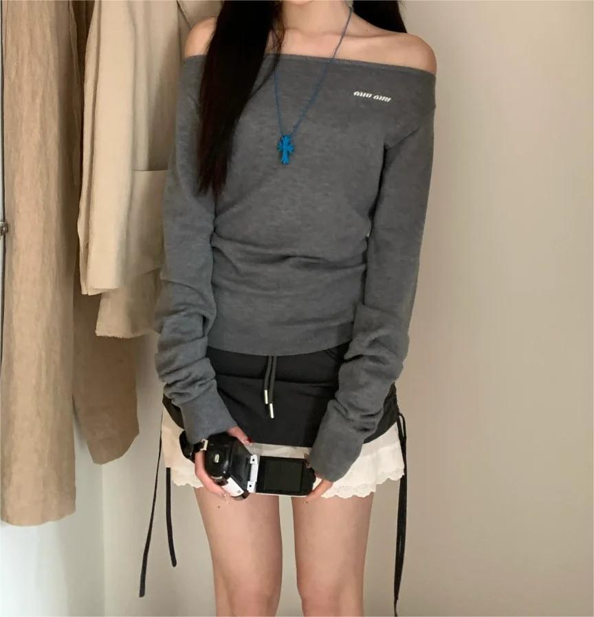 MIU25SS Logo Cashmere One Shoulder Long Sleeve Top