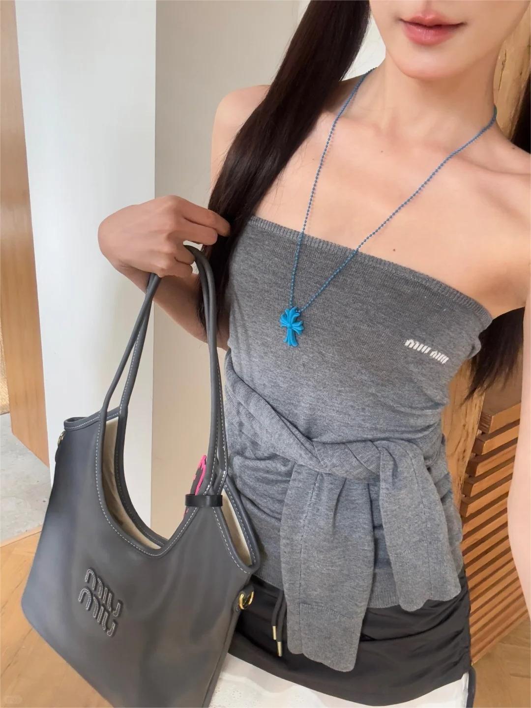 MIU25SS Logo Cashmere One Shoulder Long Sleeve Top