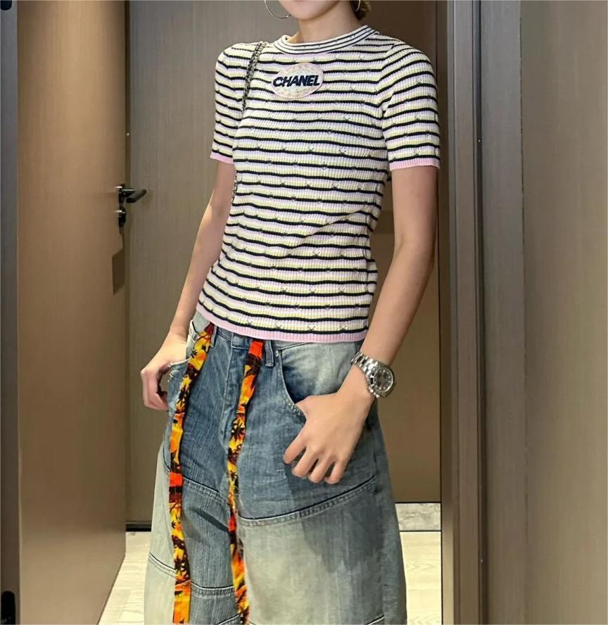 CHANE25SS Round Neck Slim Knit Short Sleeve Top