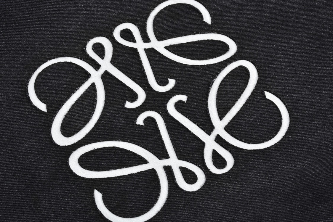 6 LOE knee logo jeans