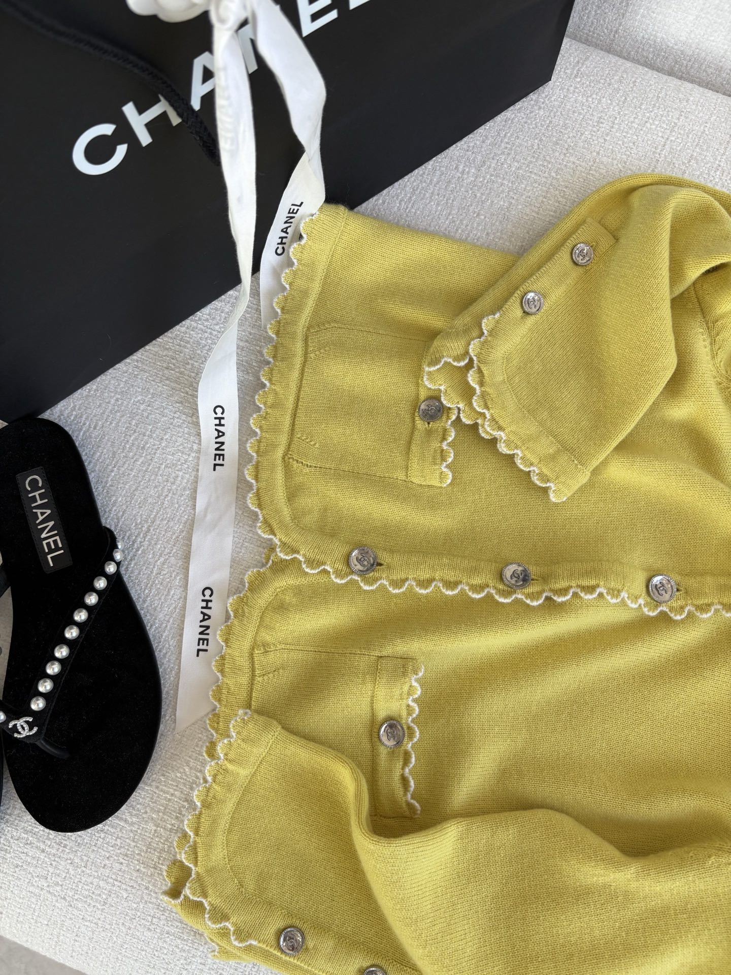 CHNEL Wave Lace Cashmere Cardigan