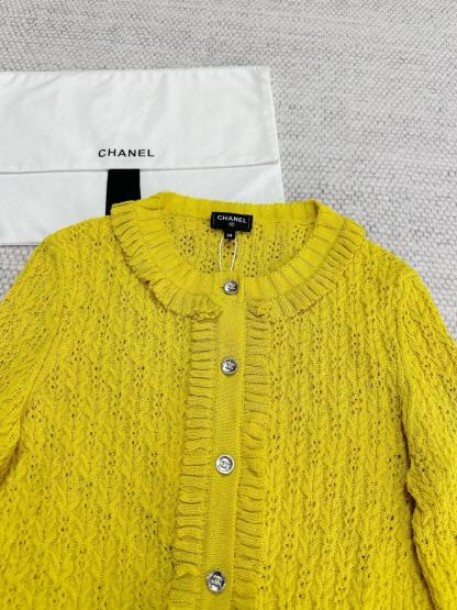 CHNEL Lace Crew Neck Fortune Yellow Knit Sweater