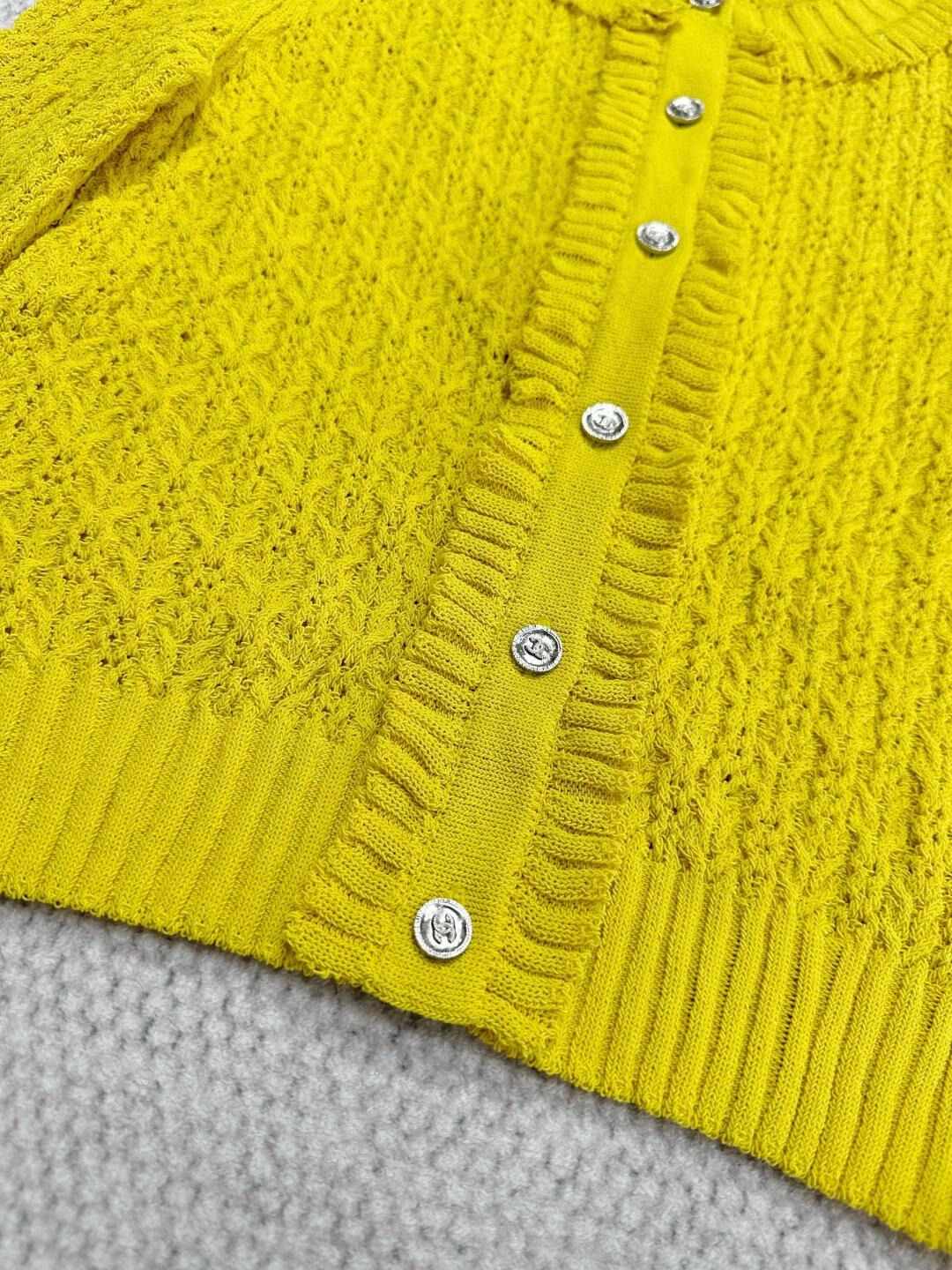 CHNEL Lace Crew Neck Fortune Yellow Knit Sweater