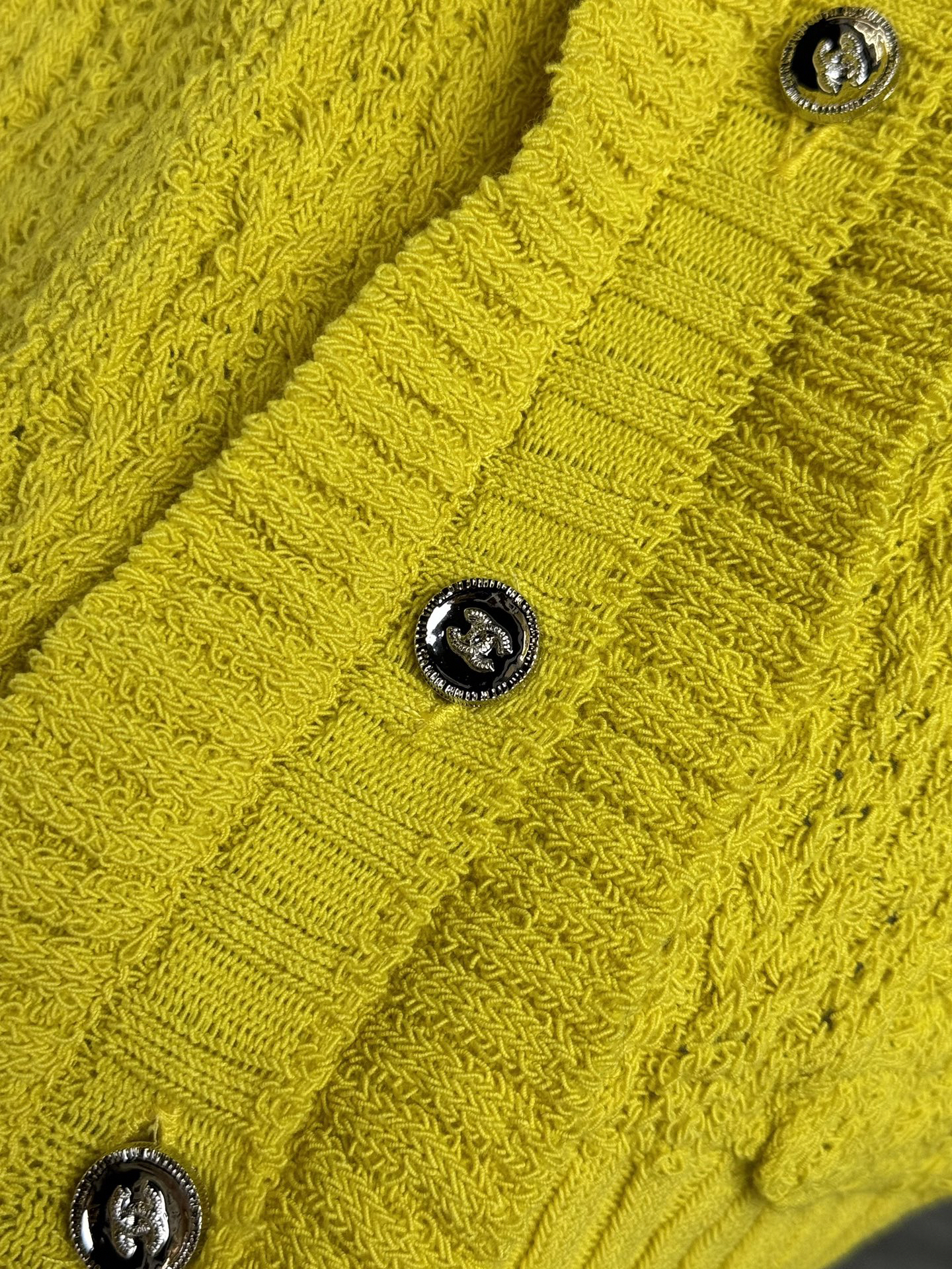 CHNEL25SS small perfume lace cut-out vest