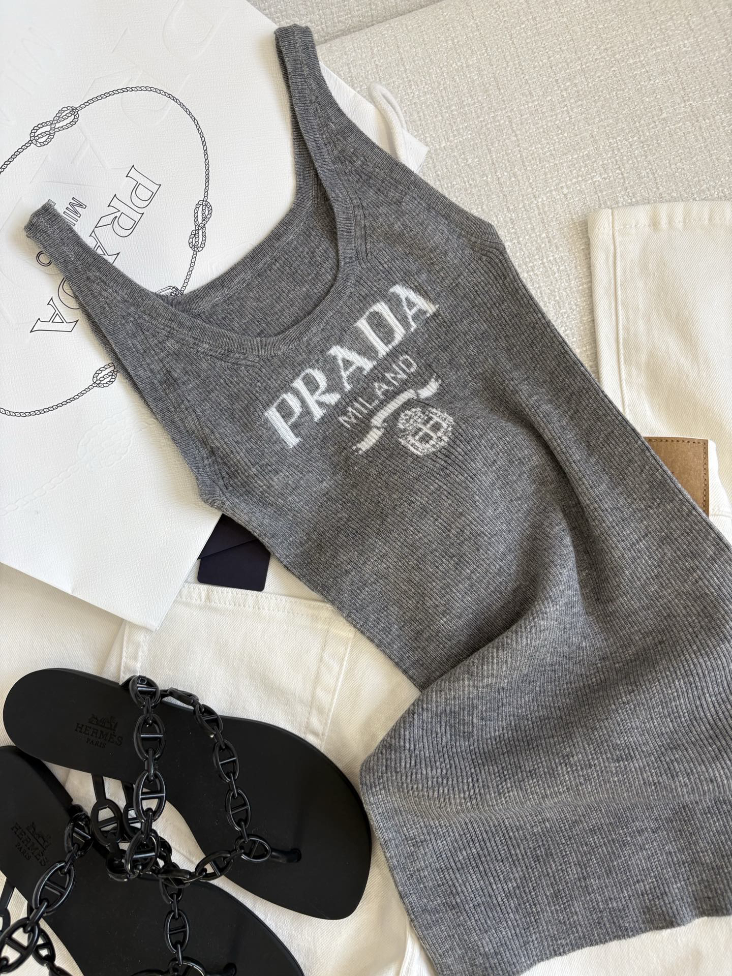 PRAD25SS Classic Knit Vest Light Grey