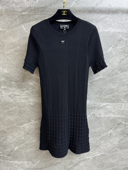CHANE25SS horizontal knit dress