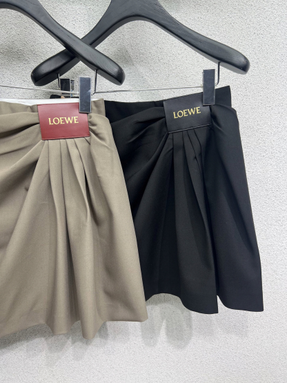 LOE25SS Leather Label Logo Half Skirt