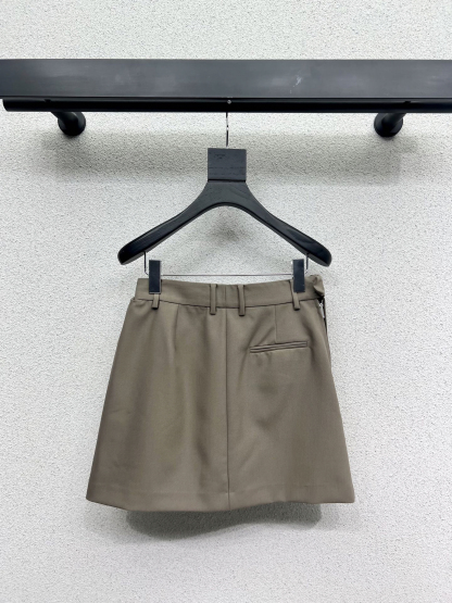 LOE25SS Leather Label Logo Half Skirt