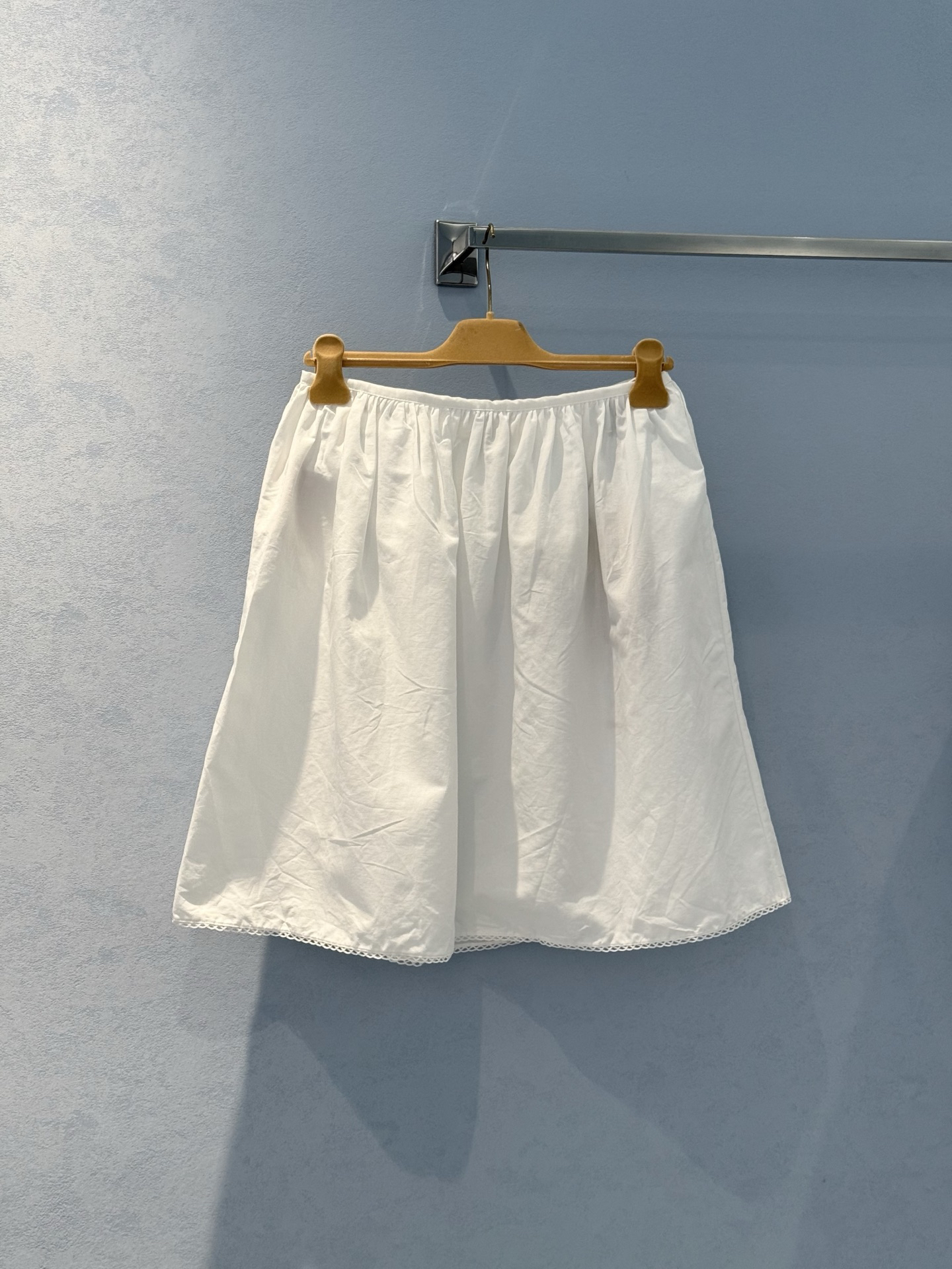 MIU25SS pleated lace bustier skirt