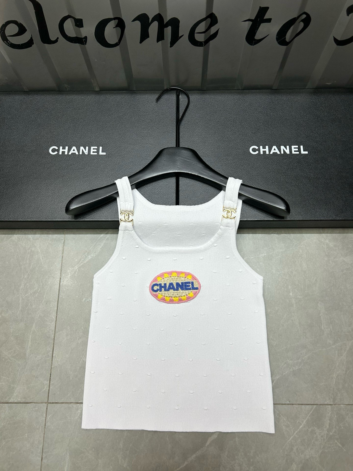 CHNEL Embroidered Badge Pellet Knit Vest