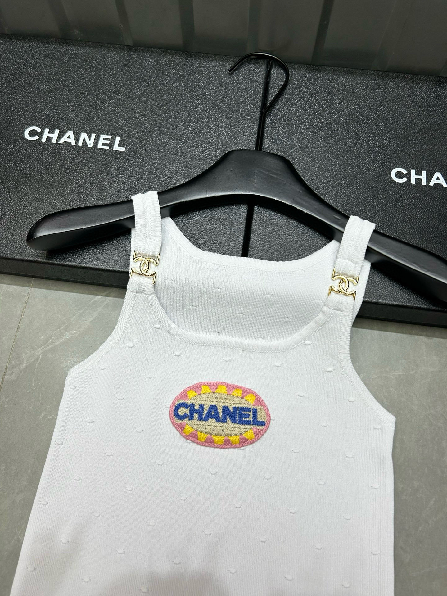 CHNEL Embroidered Badge Pellet Knit Vest