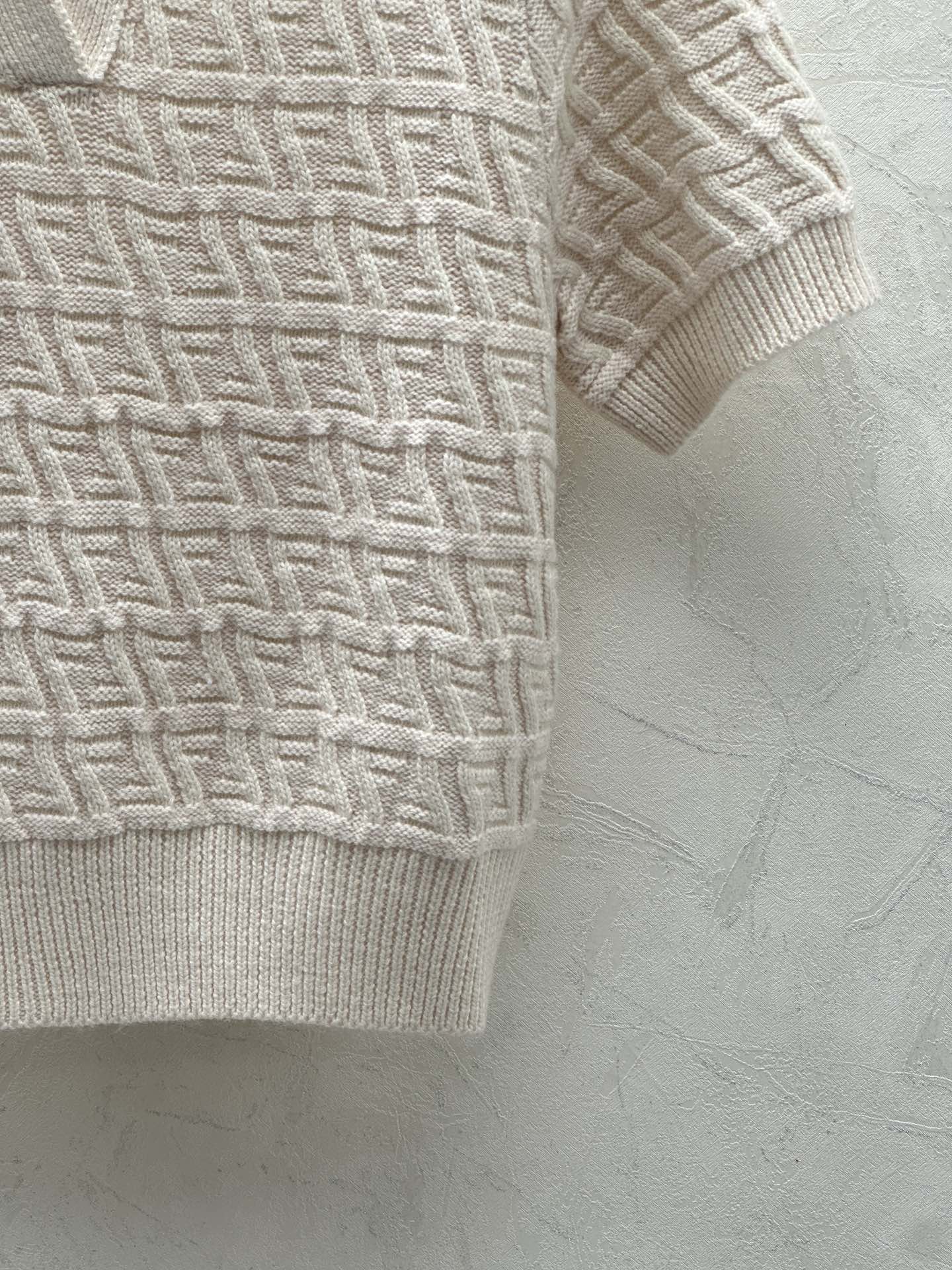 Fend Fall/Winter New Knit Lapel Short Sleeve