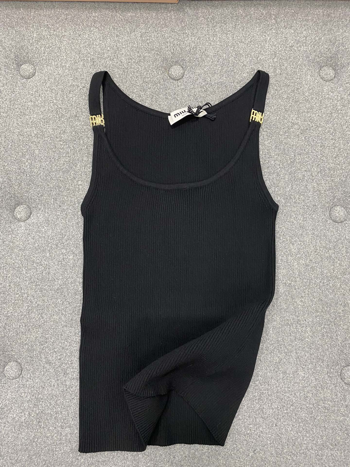 Miu Women's Knitted Suspenders