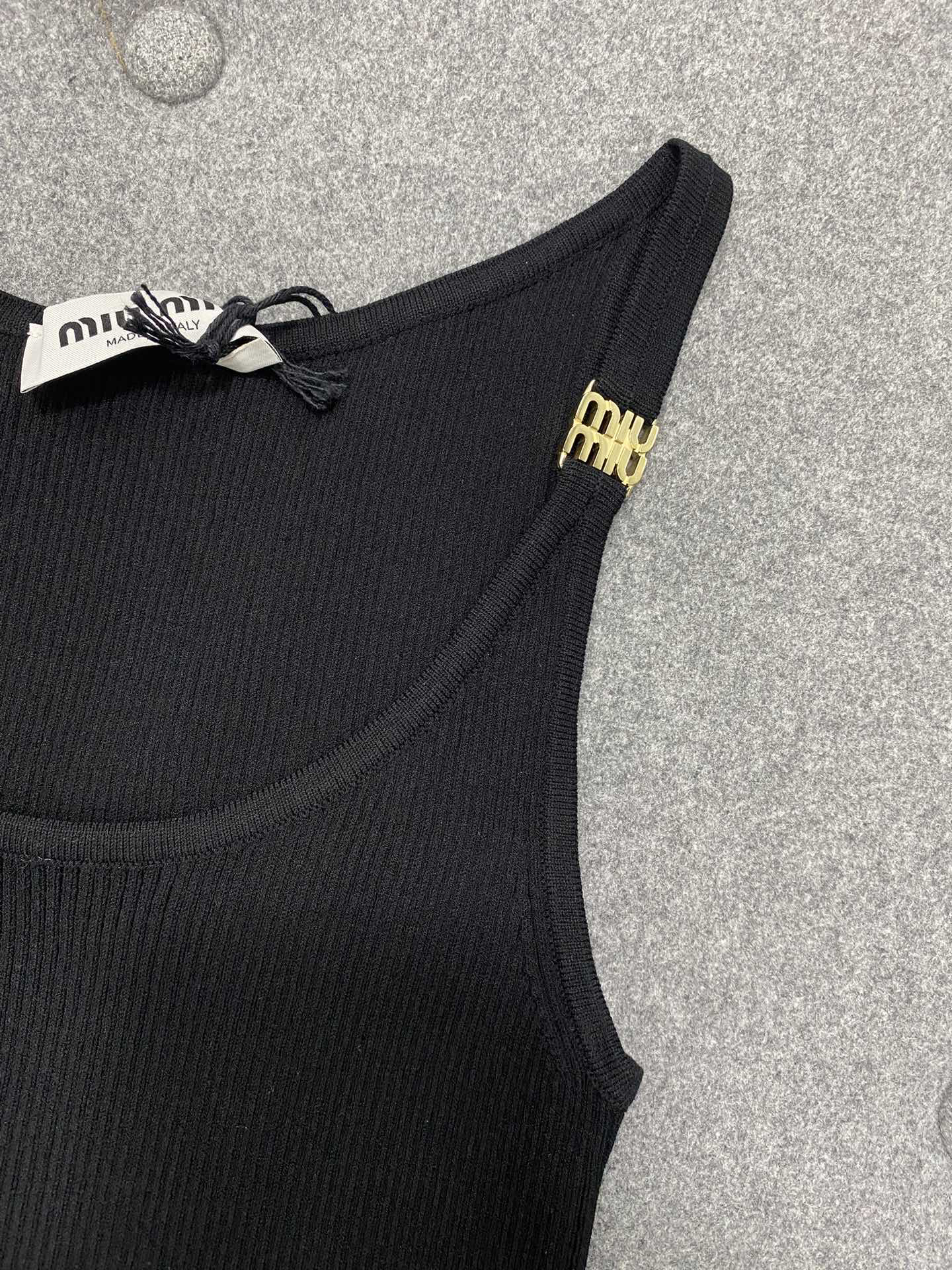 Miu Women's Knitted Suspenders