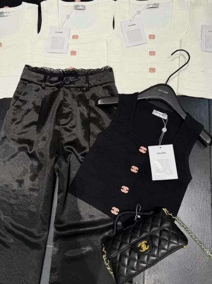 CHNEL knitted undershirt