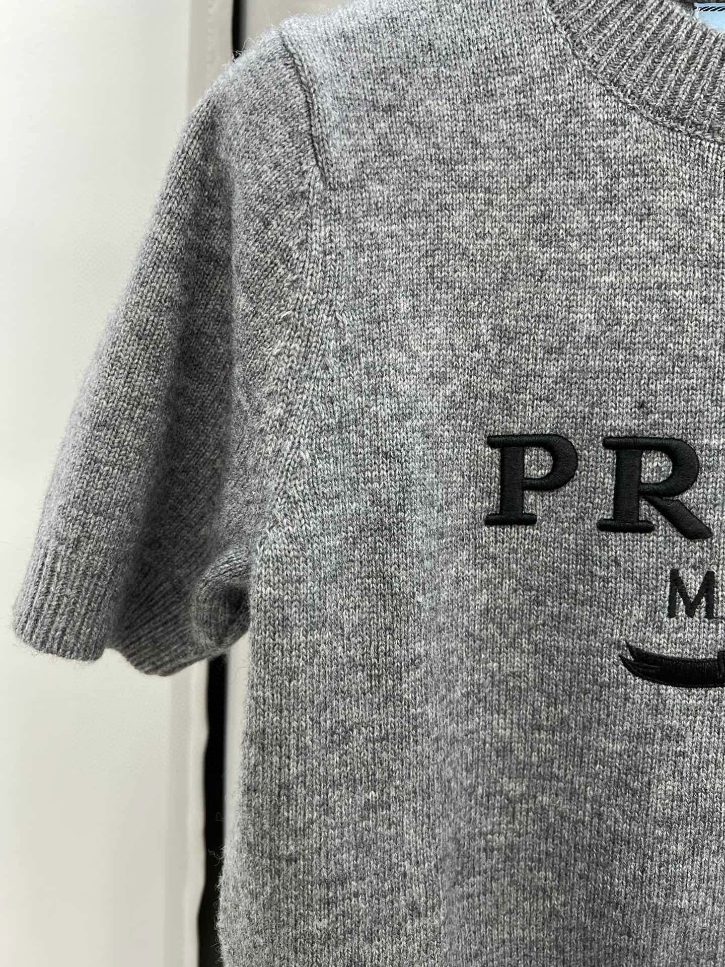 Prad Cashmere Letter Knit Short Sleeve