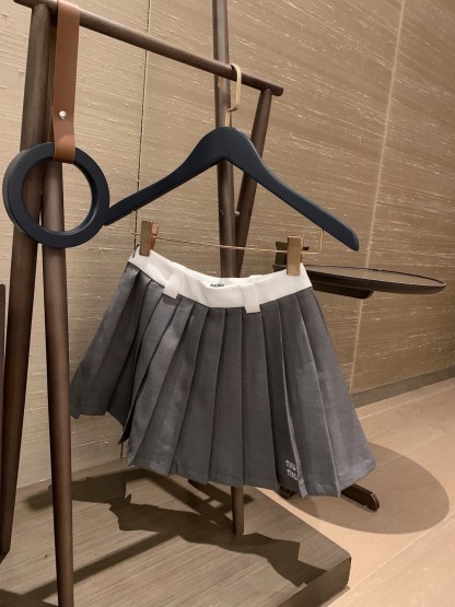 Miu Colorblock Embroidered Pleated Skirt