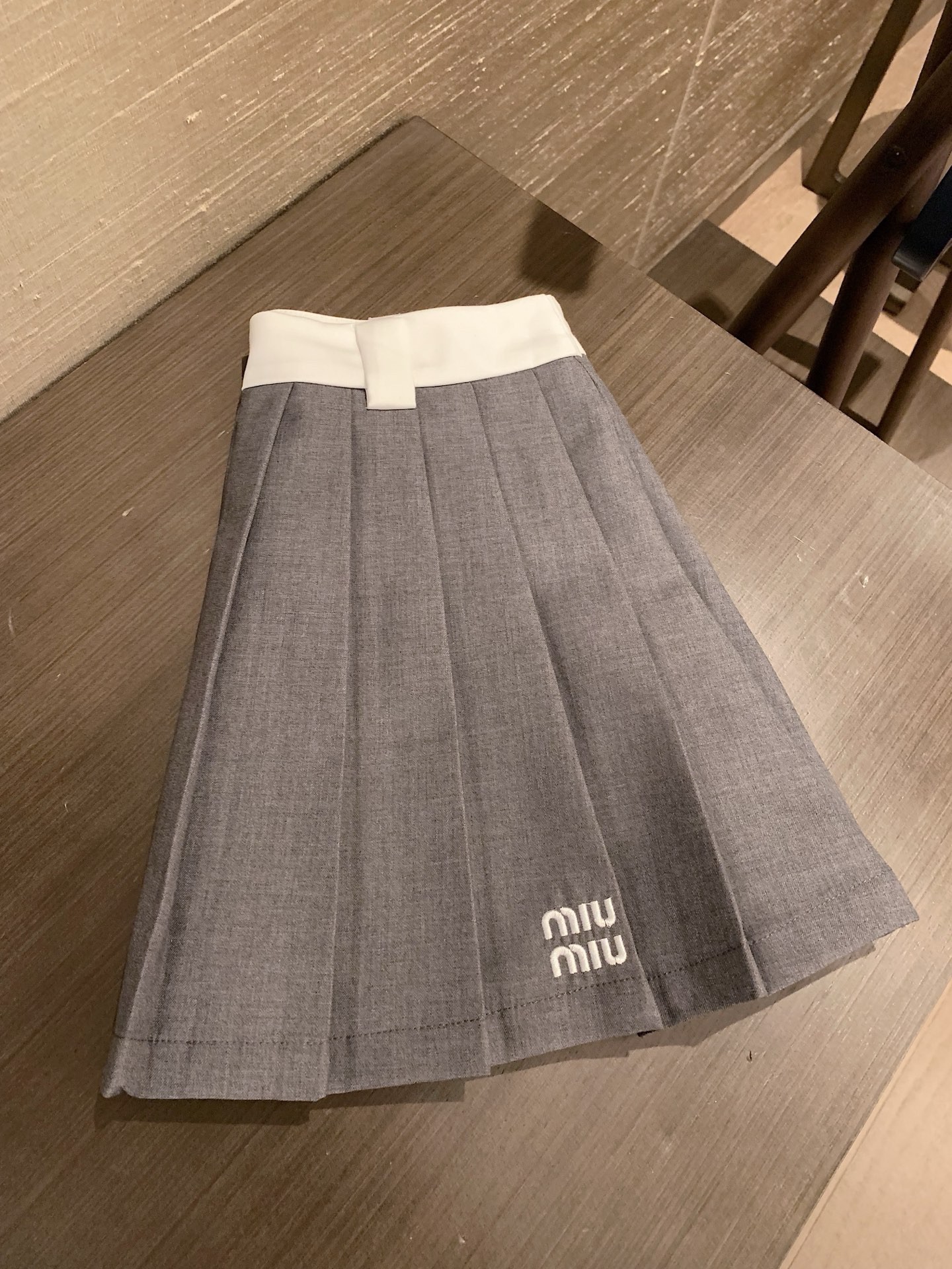Miu Colorblock Embroidered Pleated Skirt