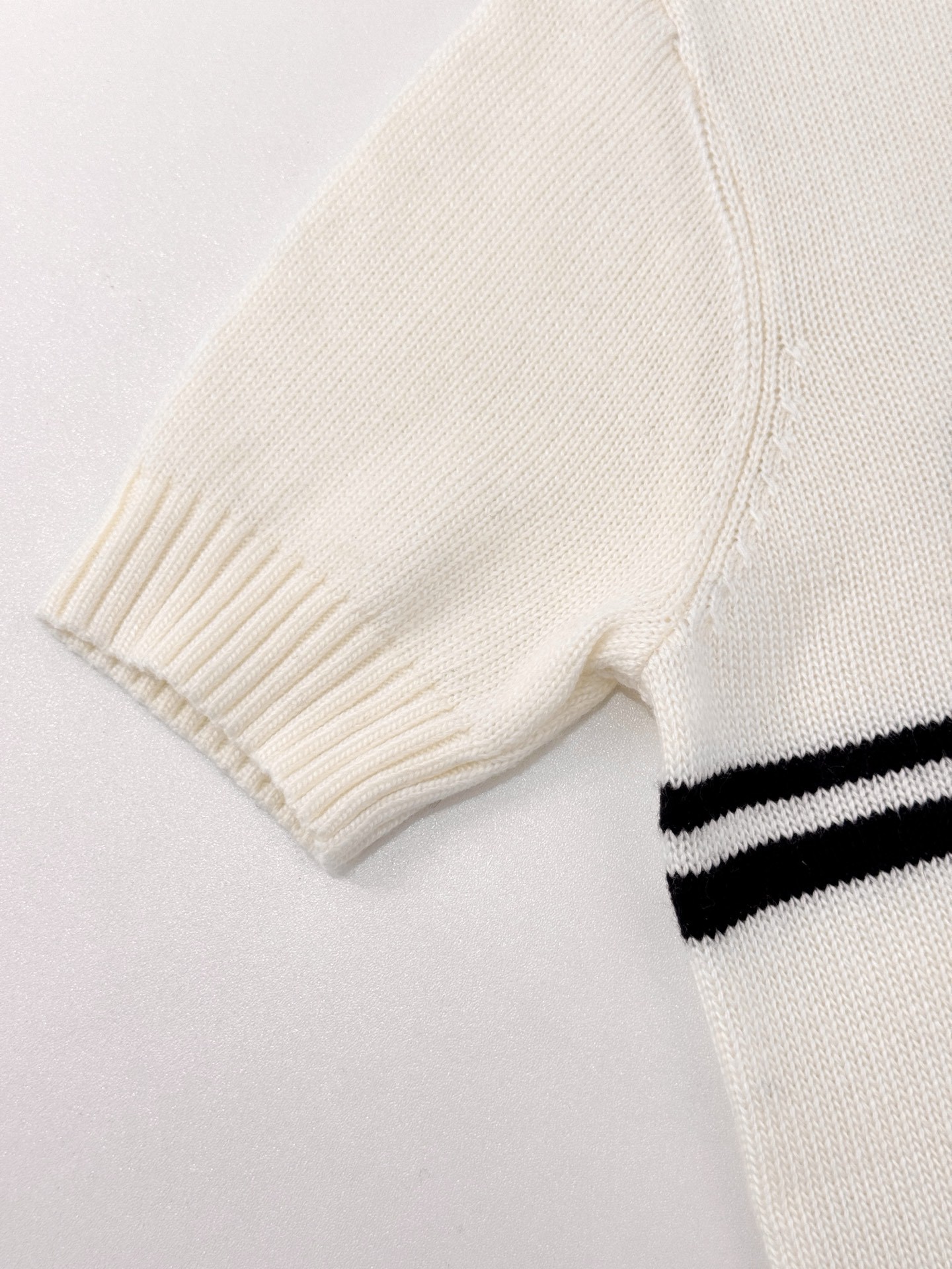 CD New Embroidered Butterfly Clash Color Knit Short Sleeve