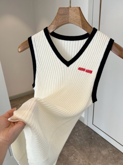 Miu cashmere knit undershirt