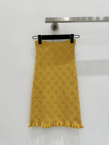 P diamond plaid wood earring knit wrap skirt