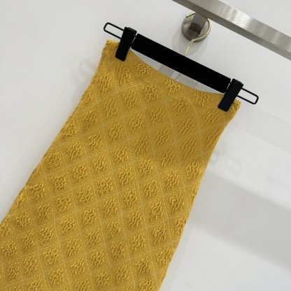 P diamond plaid wood earring knit wrap skirt