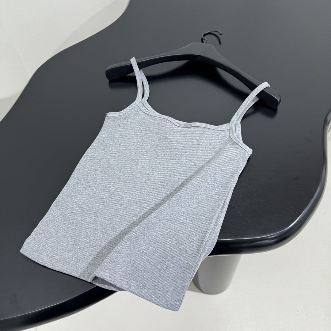 Miu's new knit camisole