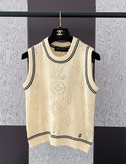 LOUIS VUIT25SS wool hardware logo button down vest
