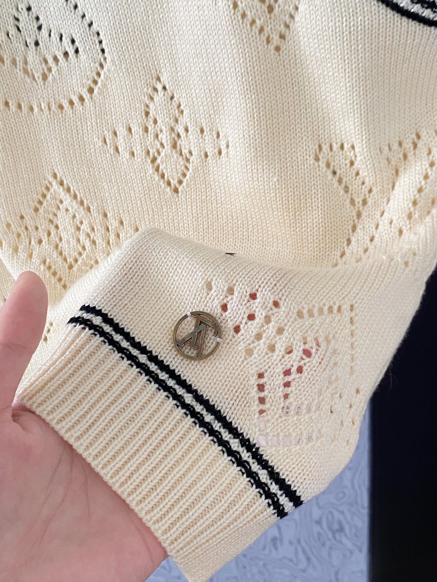 LOUIS VUIT25SS wool hardware logo button down vest