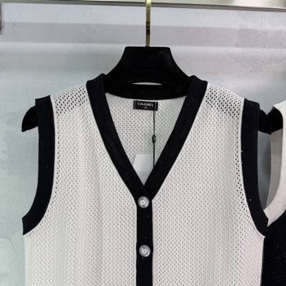 CHANE25SS knitted v-neck slit vest