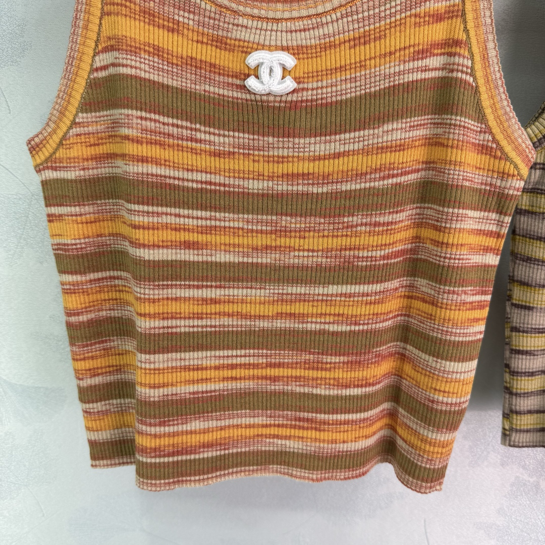 CHANE25SS Striped Knit Vest