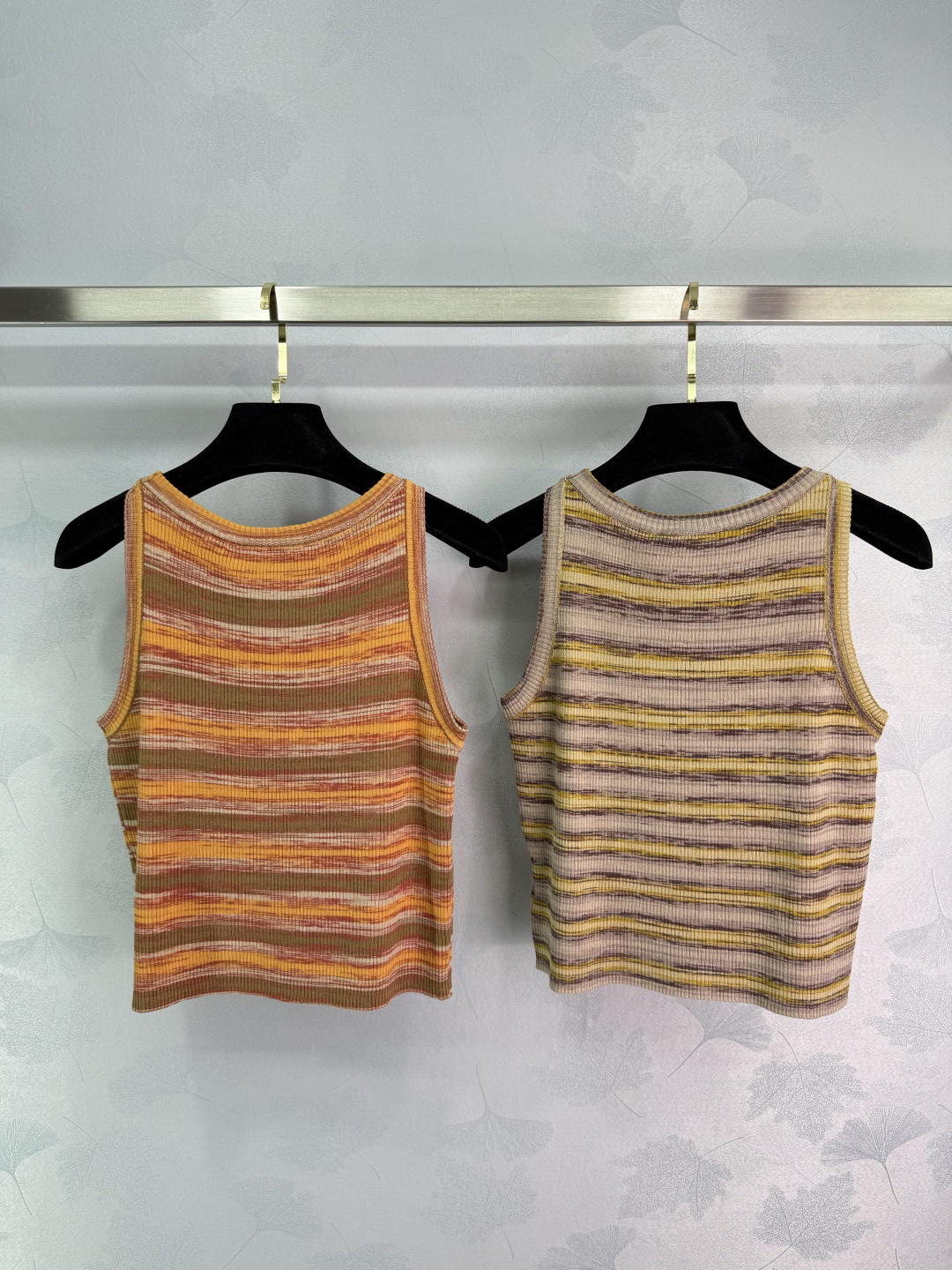 CHANE25SS Striped Knit Vest