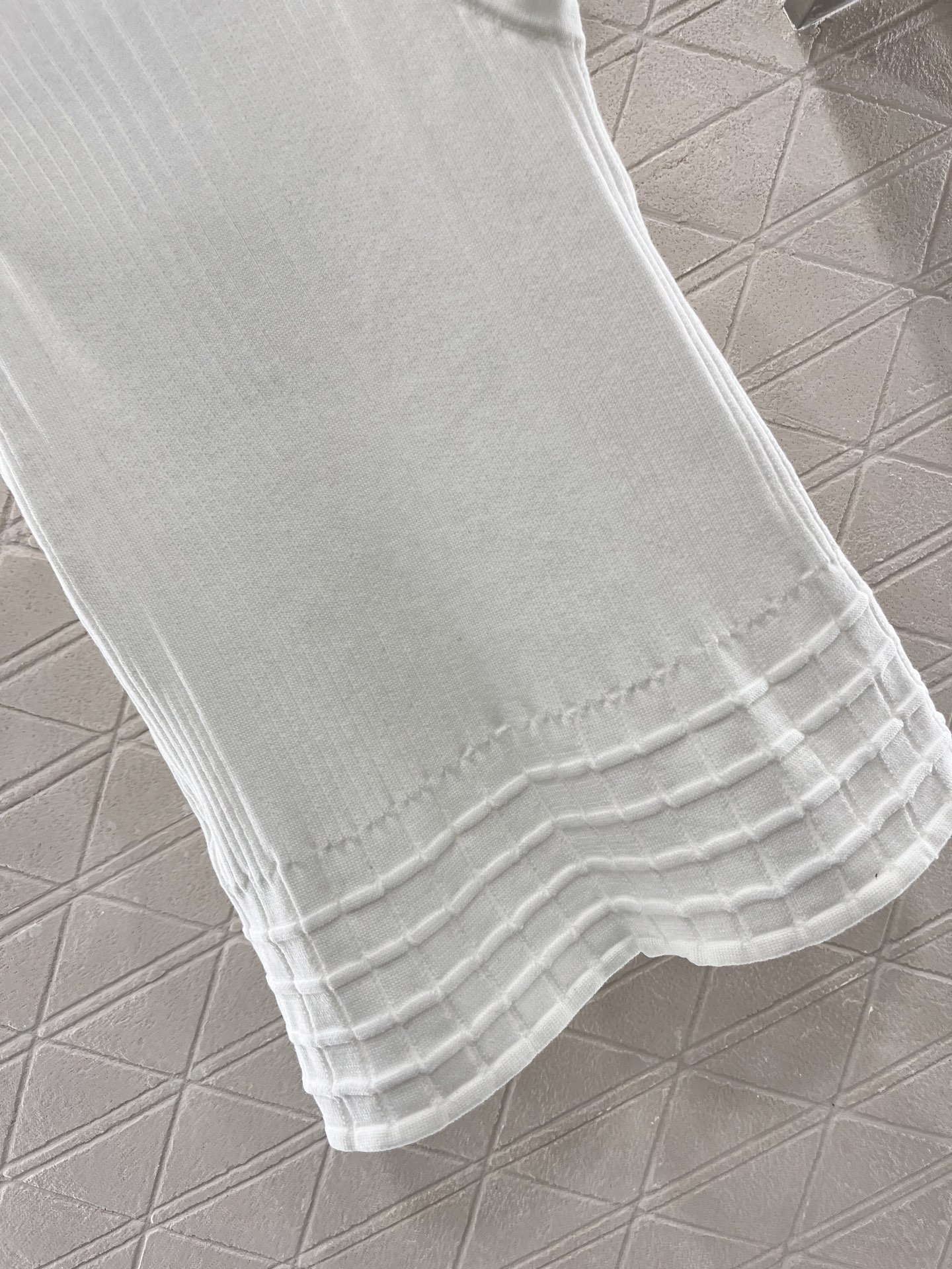 CHANE25SS three-dimensional patterned knitted vest