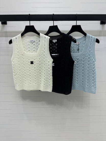 CHANE25SS Openwork Floral Knit Vest