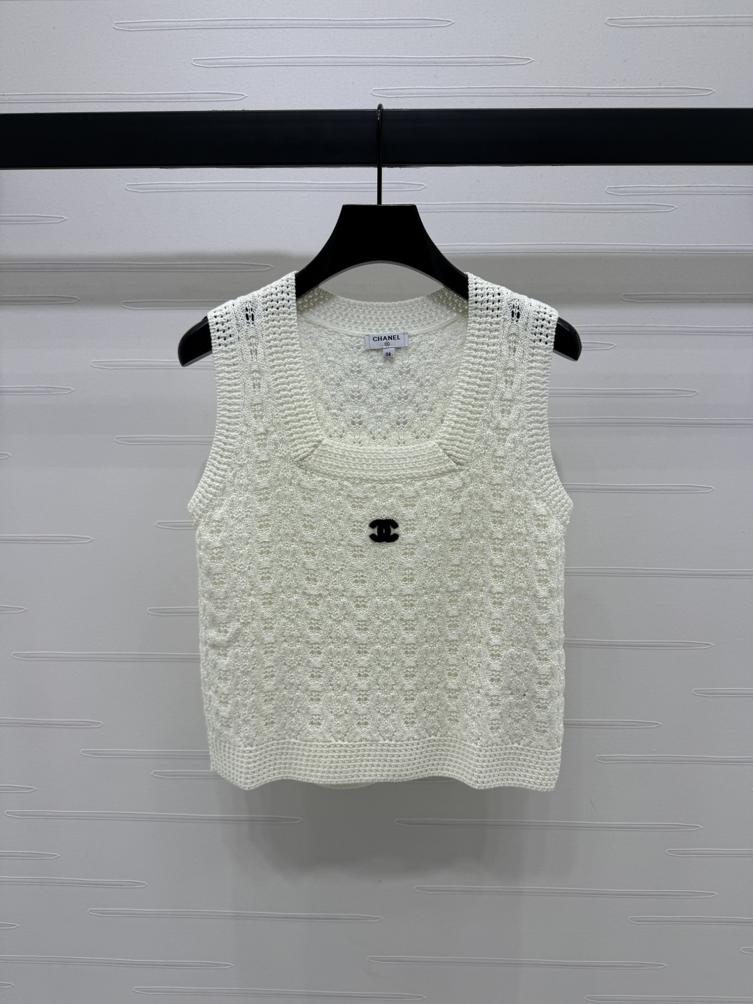 CHANE25SS Openwork Floral Knit Vest