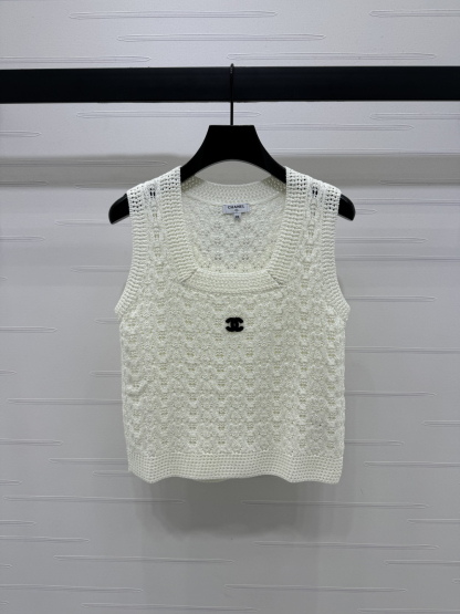 CHANE25SS Openwork Floral Knit Vest
