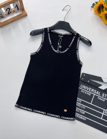 CHANE25SS monogrammed classic black and white two-tone trimmed knit vest