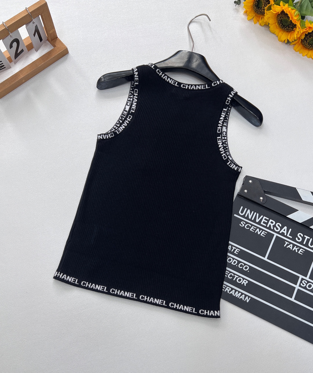 CHANE25SS monogrammed classic black and white two-tone trimmed knit vest