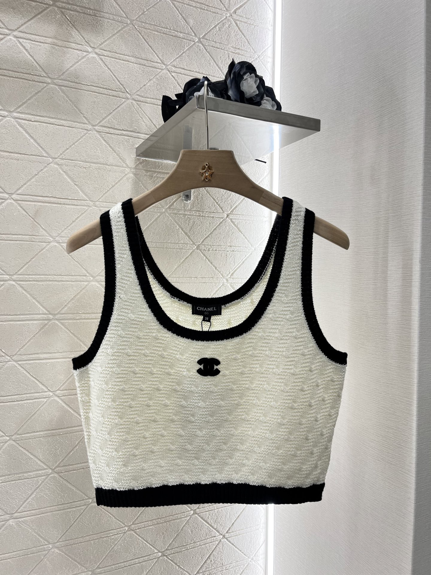 CHANE25SS Slim Fit Knit Vest