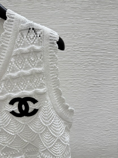 CHANE25SS V-neck crochet knit waistcoat