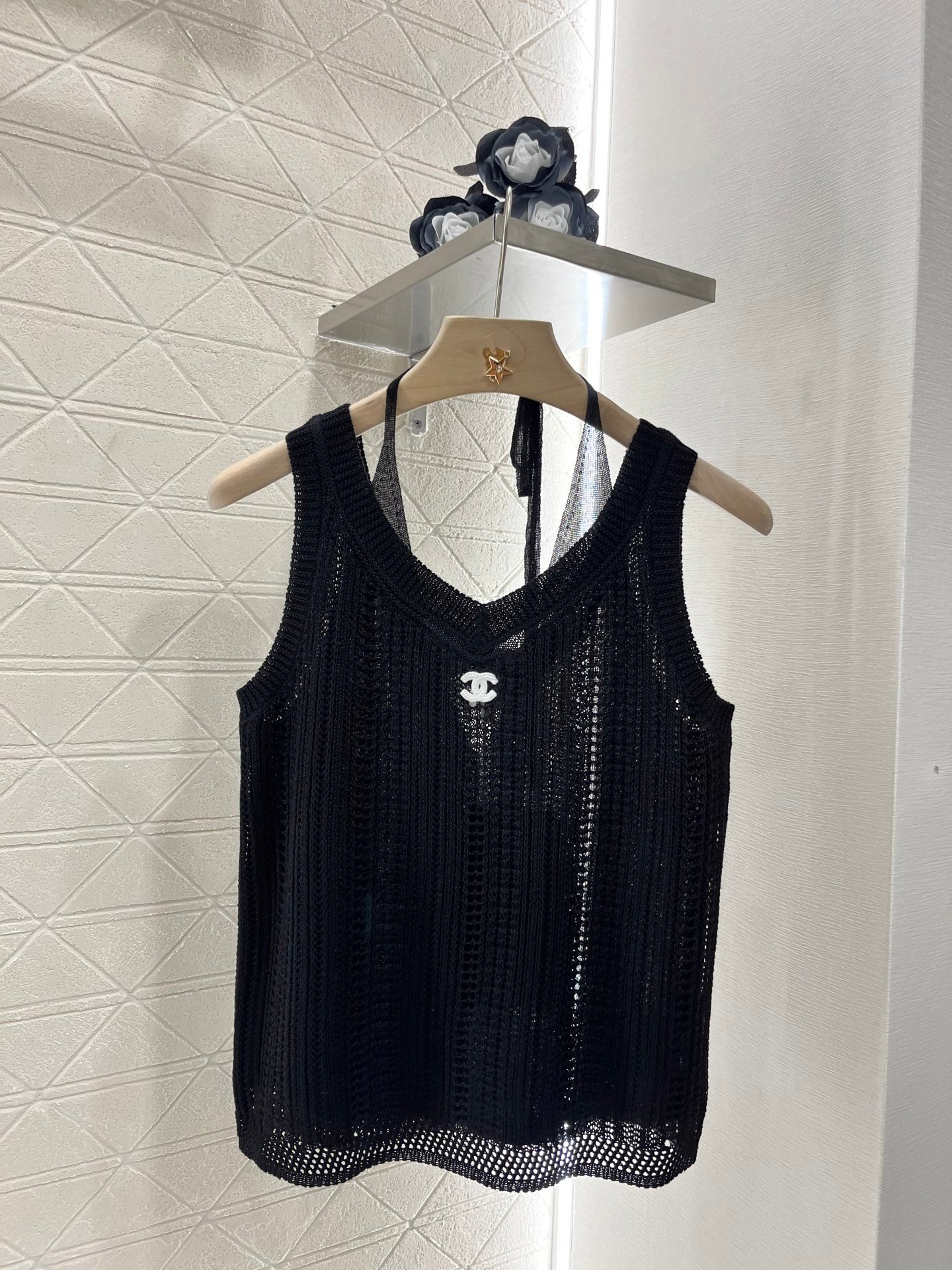 CHANE25SS Cutout False Two Piece Neck Knit Tank Top