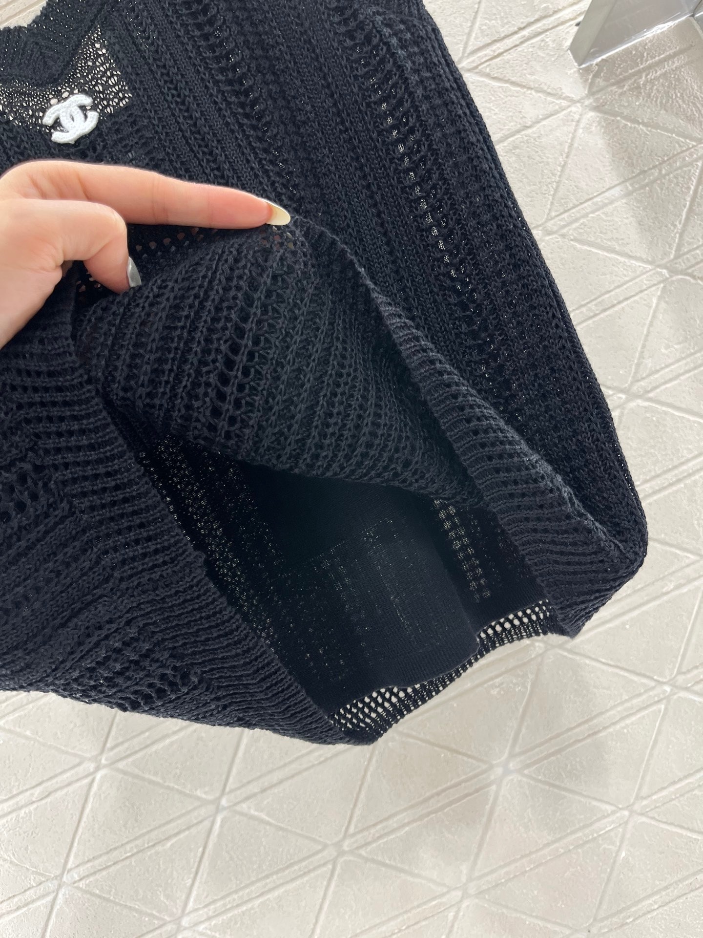 CHANE25SS Cutout False Two Piece Neck Knit Tank Top