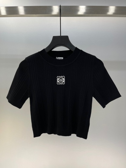LOE Embroidered Logo Short Sleeve Knit Top