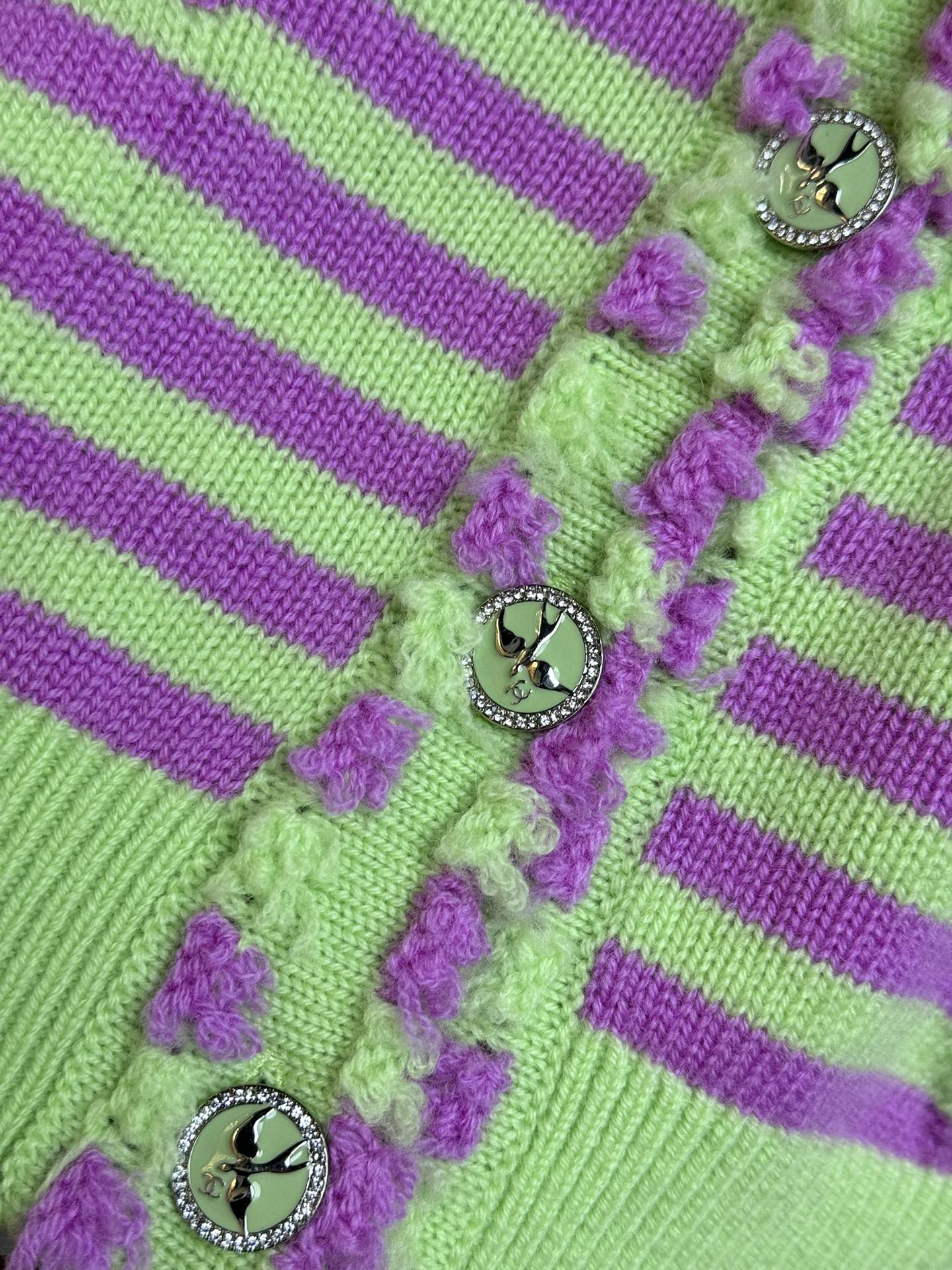 CHANE25SS Colorblocked Striped Cardigan