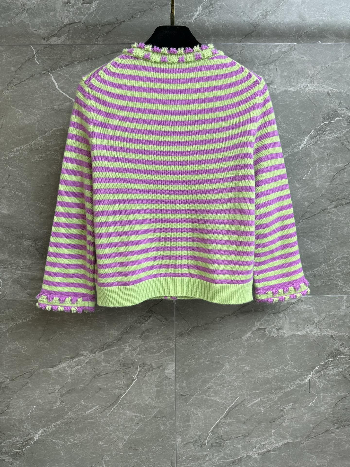 CHANE25SS Colorblocked Striped Cardigan