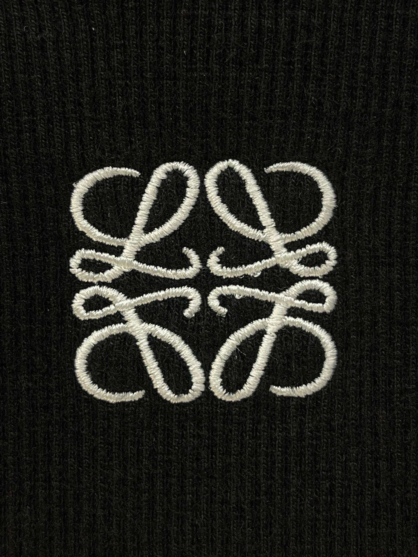 LOE Embroidered Logo Short Vest