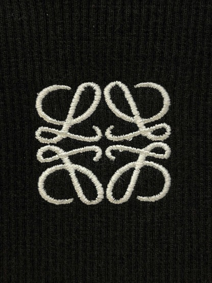 LOE Embroidered Logo Short Vest