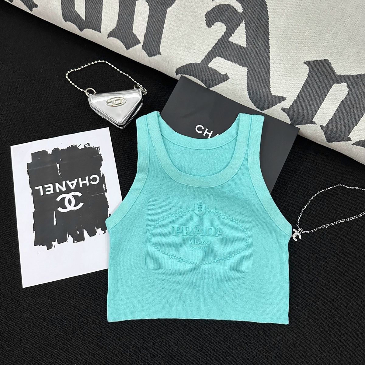 PRAD25SS Solid Color Crew Neck Letter Embossed Knit Tank Top