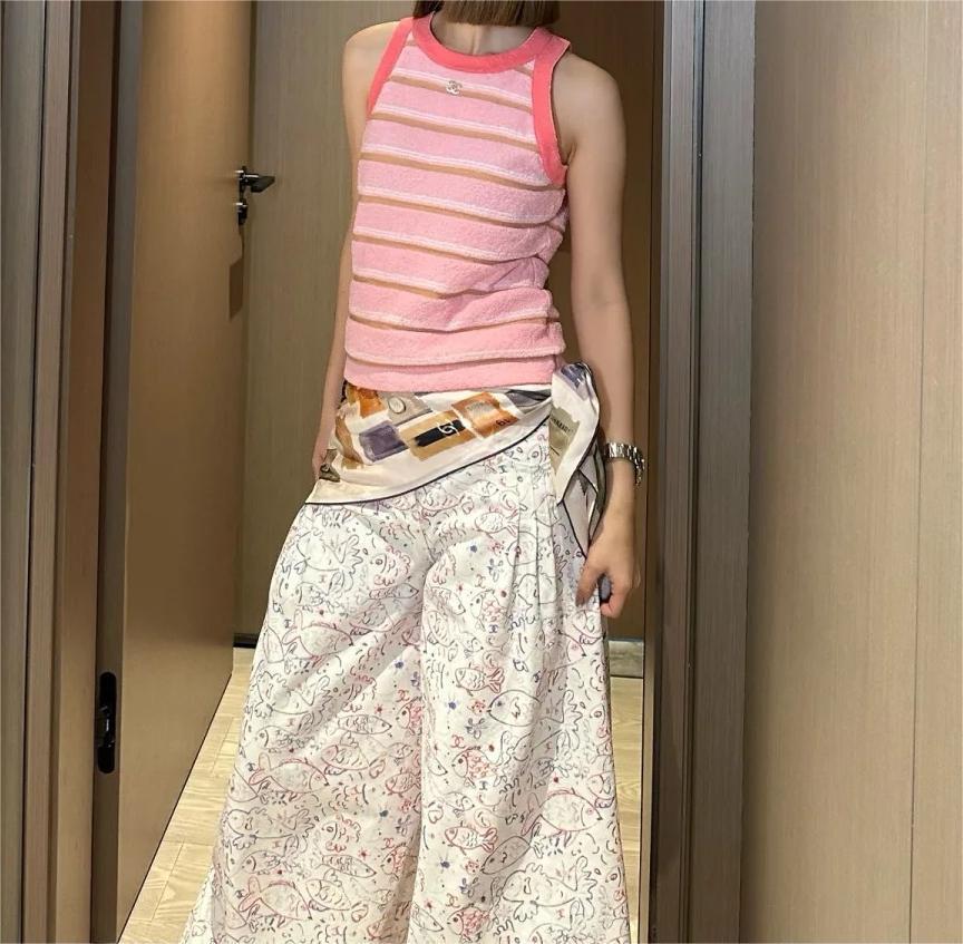 CHANE25SS Floral Tank Top