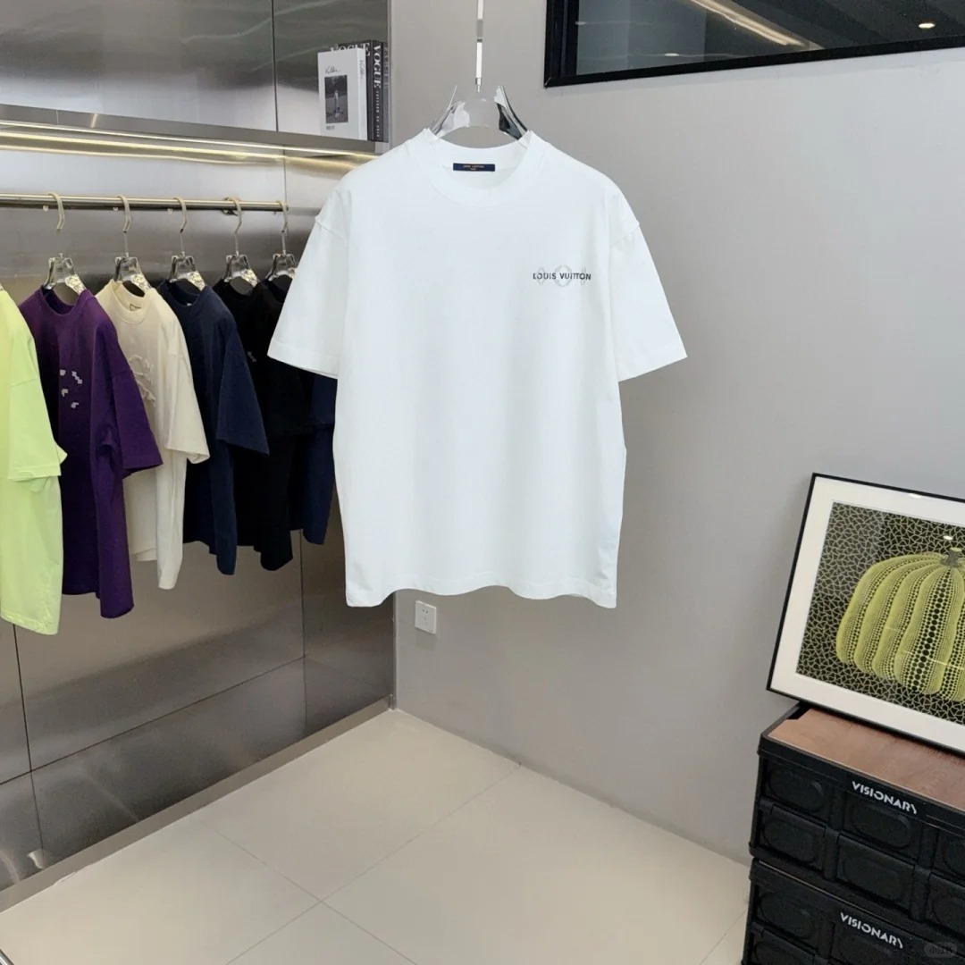 Louis Vuit25SS Printed Leather Label Reverse Sleeve T-Shirt